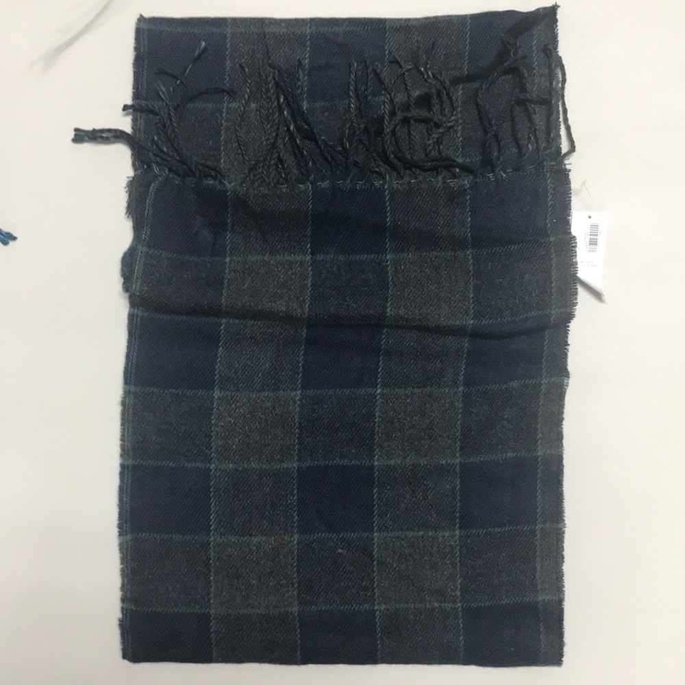 ⭐️⭐️HP⭐️⭐️ NWT Men’s Old Navy Scarf